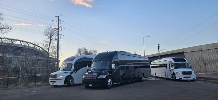 Black limo coach – Laramie limo service